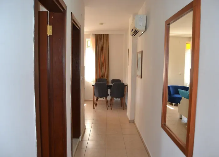 Safari Suit Hotel 4* Side