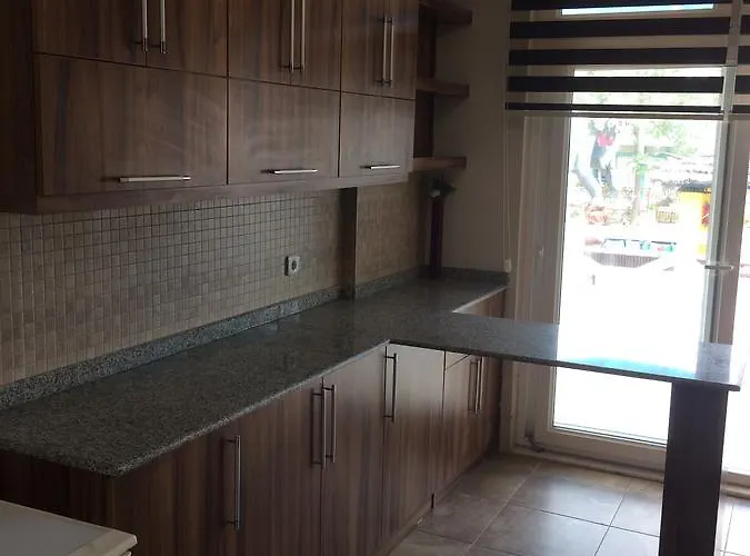 Lägenhetshotell Safari Suit Hotel Side