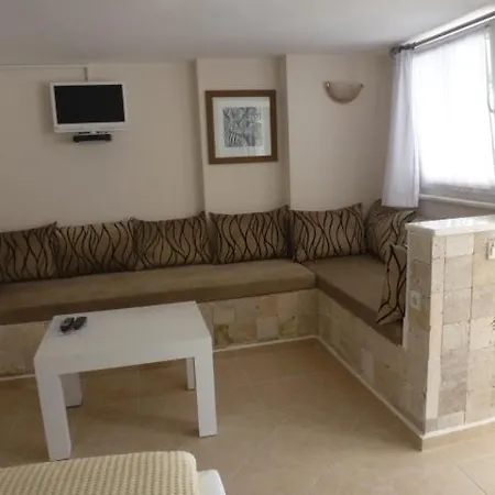 Safari Suit Hotel 4*