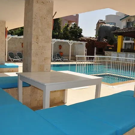 Safari Suit Hotel 4*