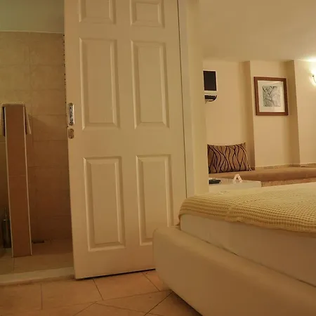 Апарт-отель Safari Suit Hotel 4*