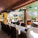 Apartahotel Safari Side