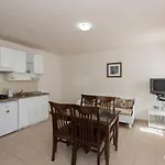 Safari Apartahotel 4*