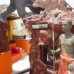 Safari Apartahotel 4*