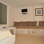 Apartahotel Safari 4*