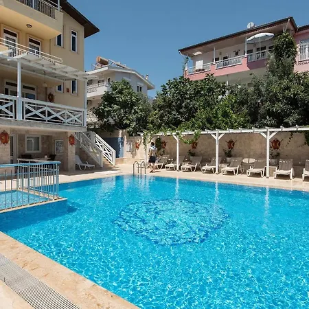 Safari Suit 2024-3 Aparthotel 3*