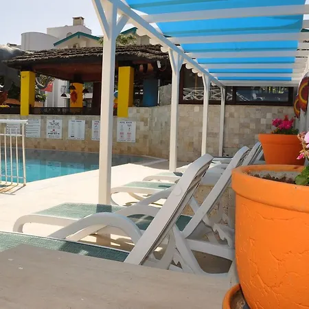Safari Suit 2024-3 Aparthotel 3*