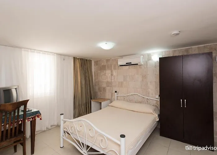 Aparthotel Safari 4*