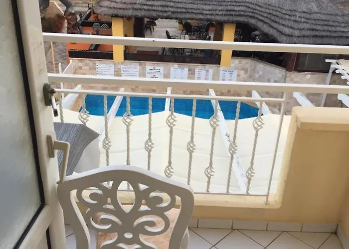 Aparthotel Safari 4*