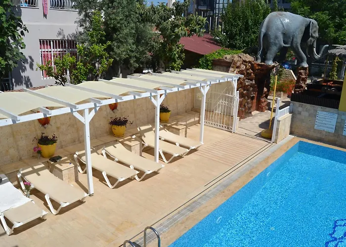 Safari Suit Hotel Aparthotel 4*