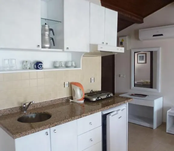 Safari Aparthotel 4*