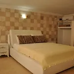 Safari Suit Hotel 4*