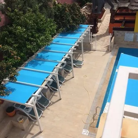 Apartmanhotel Safari 2024-3 Side